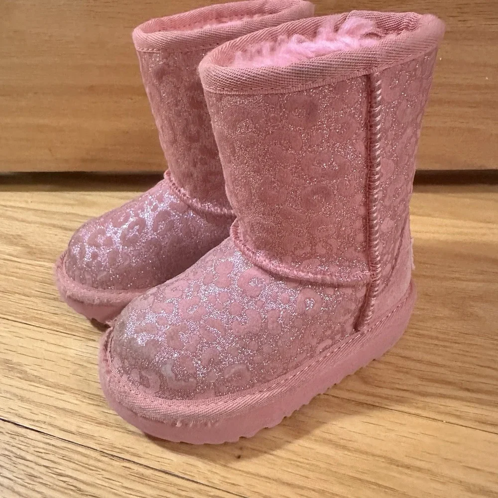 UGG Pink Glitter Leopard Classic Boots Toddler Girls Size 7 Cozy‎ Winter